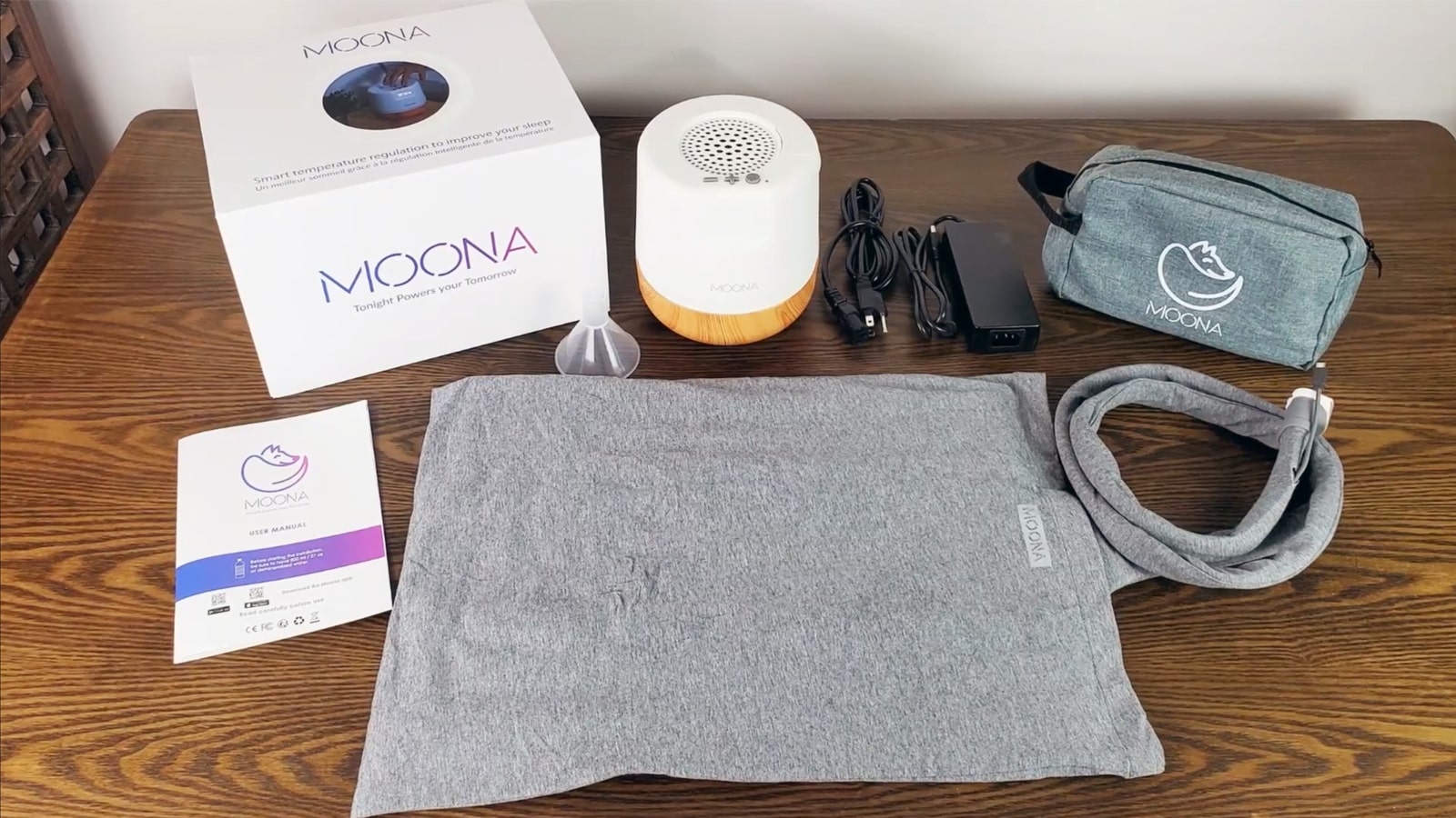photo of the box and all the parts of the moona pillow pad