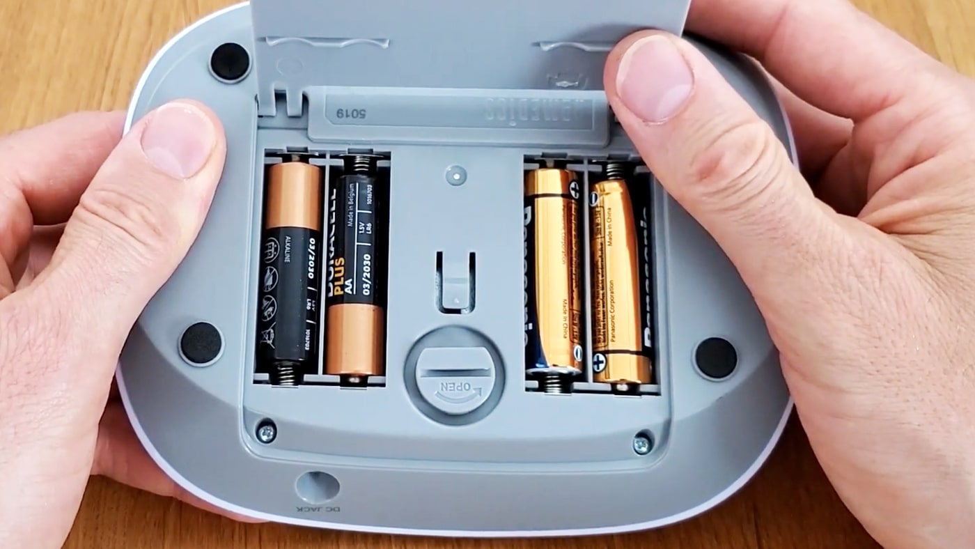 Homedics Sound Spa Rejuvenate battery compartment