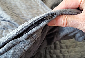 gravity blanket external zip