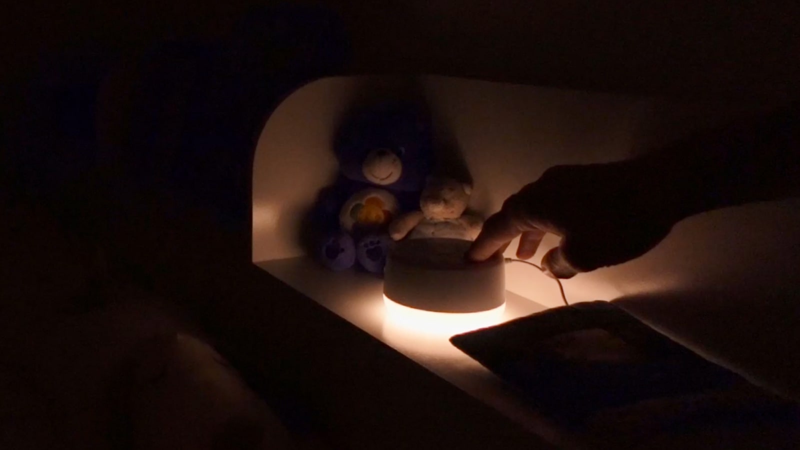 Easysleep WHITE NOISE MACHINE nightlight demonstration