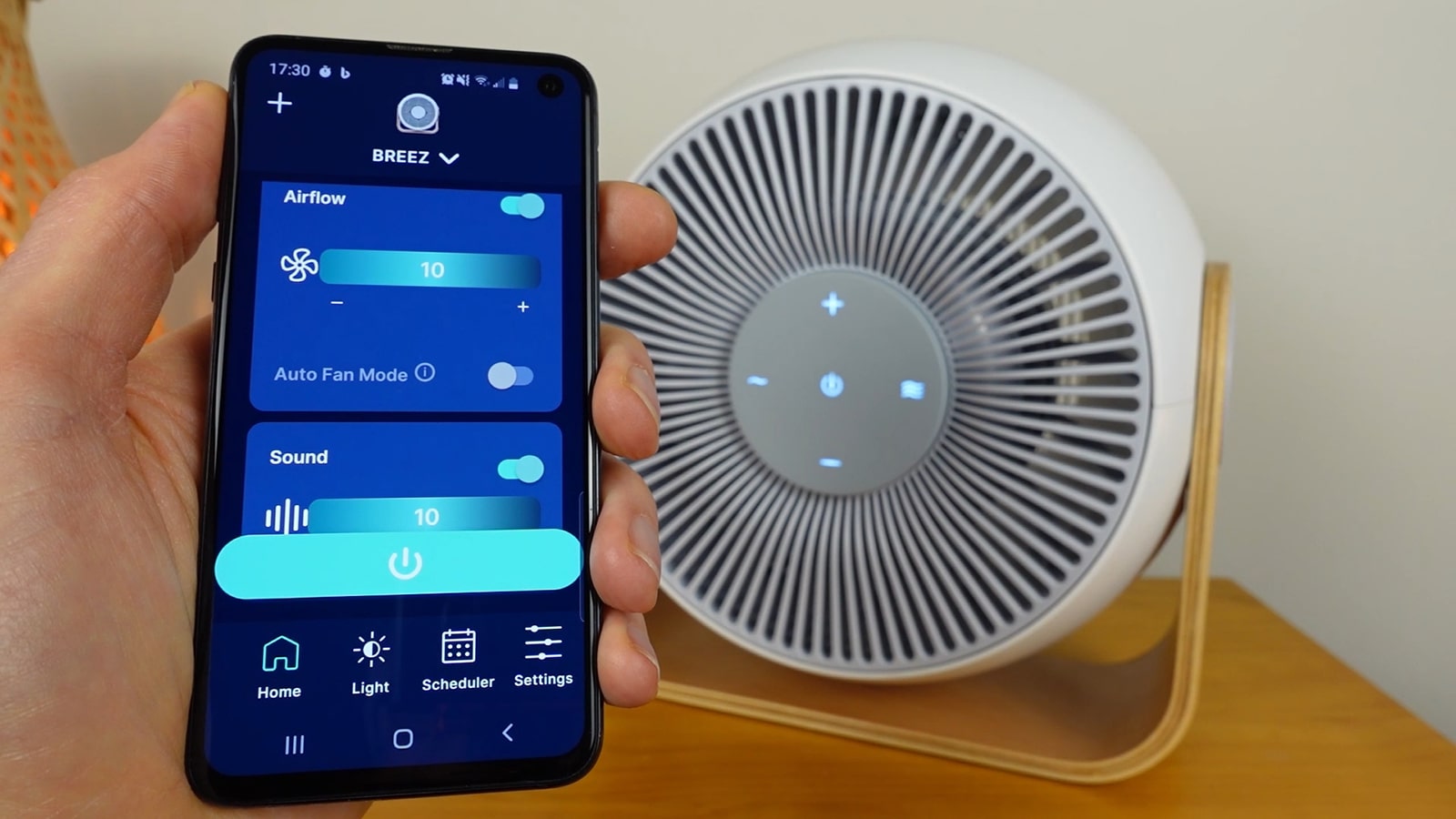 SNOOZ Breez app screen showing the airflow and sound settings