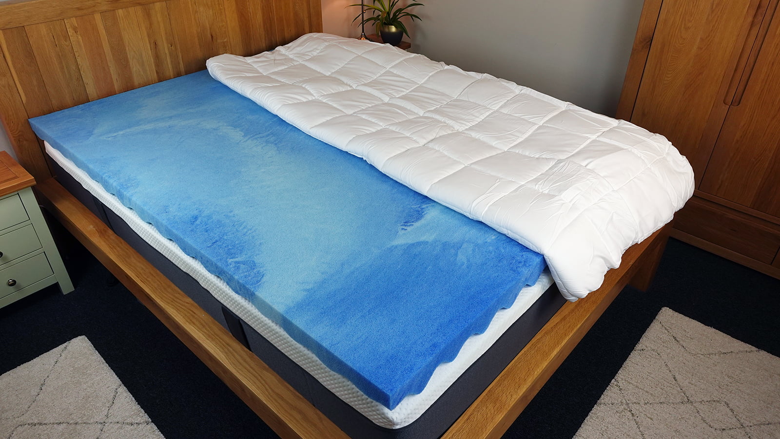 Sleep Innovations dual layer mattress topper