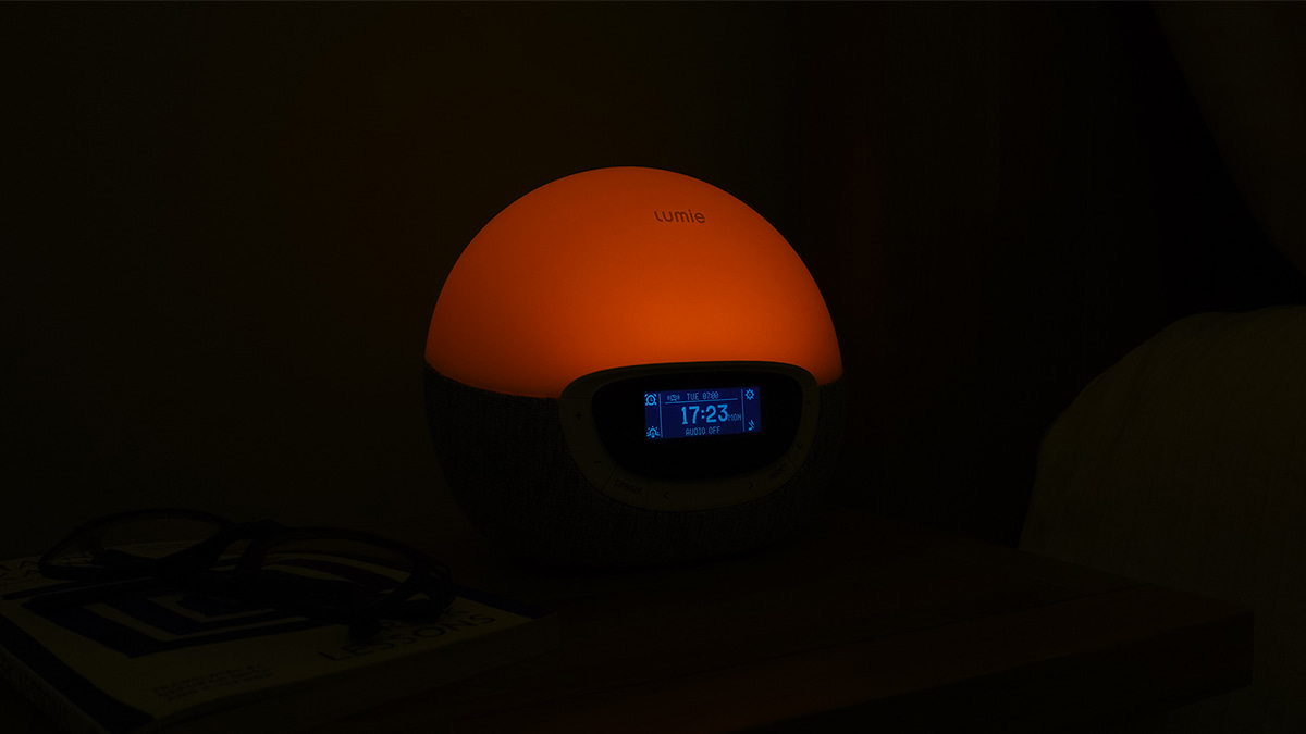 Lumie Bodyclock Shine 300 orange glow in sunrise effect