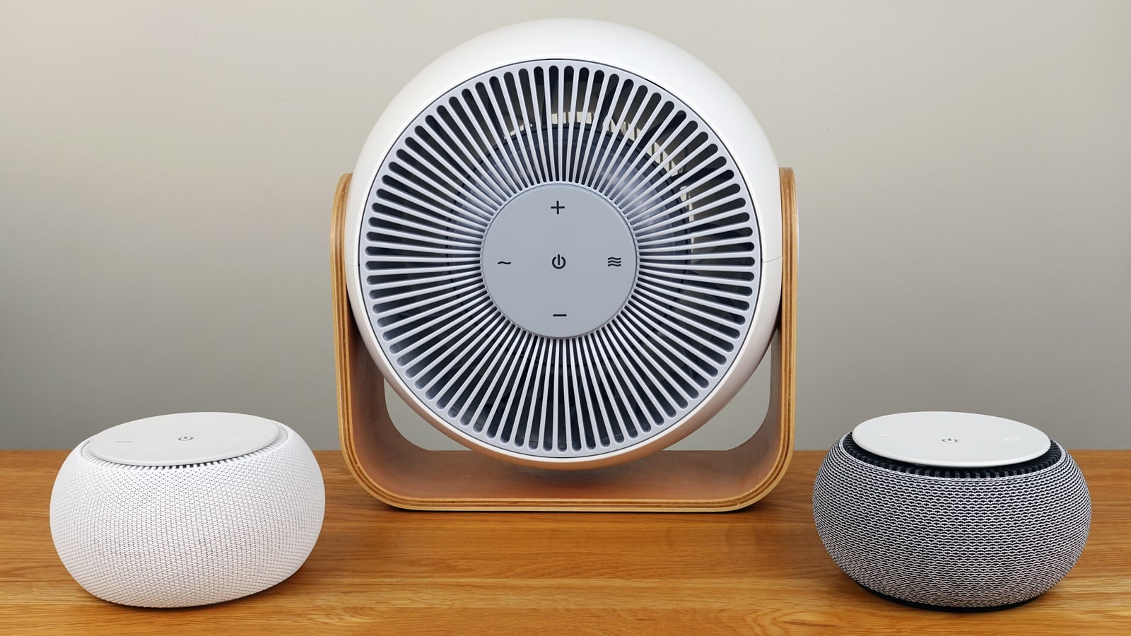 Snooz Pro, Snooz Breez, Snooz Original white noise machines on a table