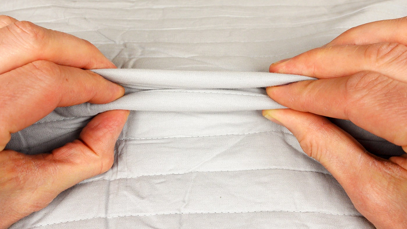 Adamson B10 cotton mattress pad close up