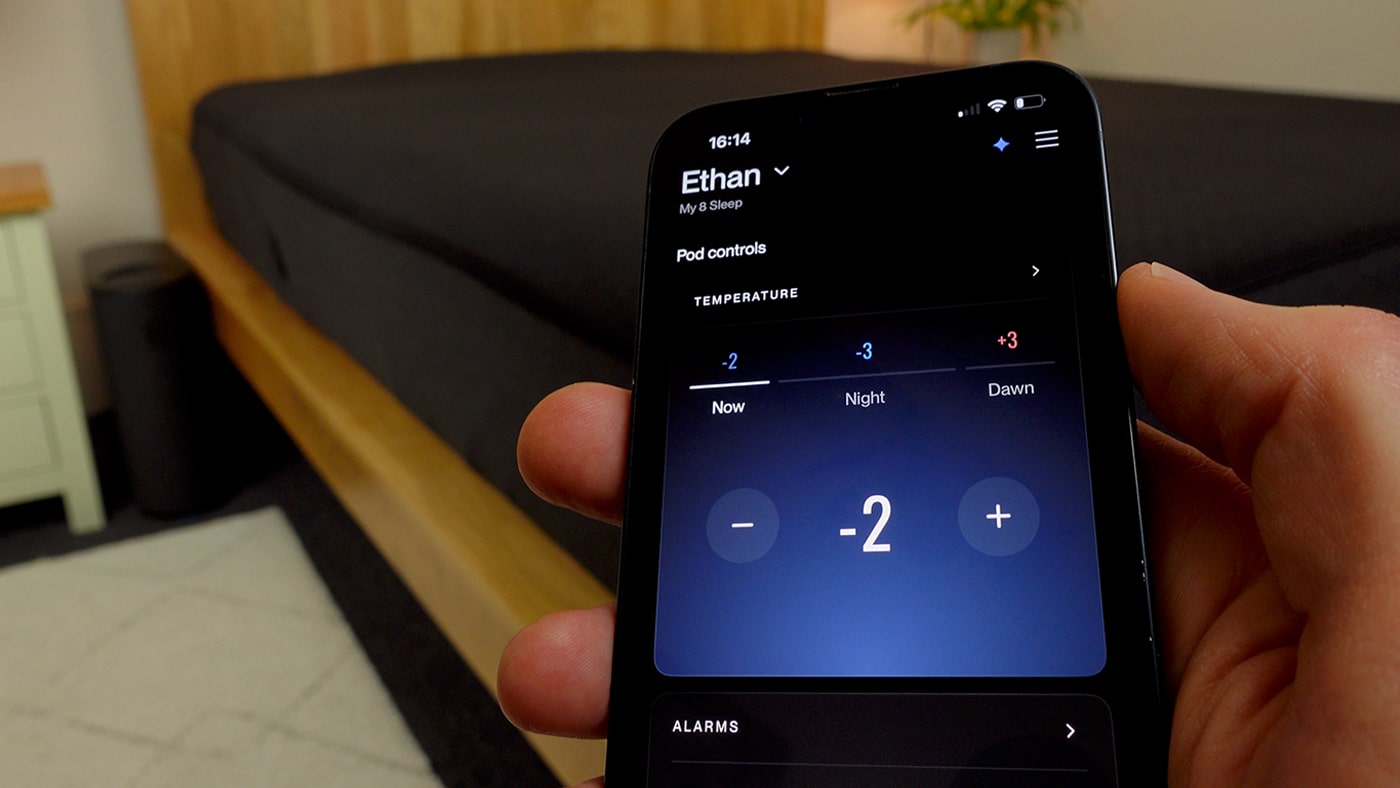 Eight Sleep Pod 5 temperature screen and pad